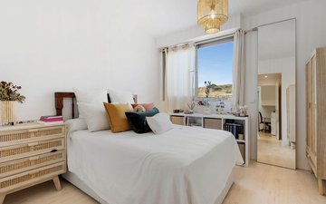 Property slide 25