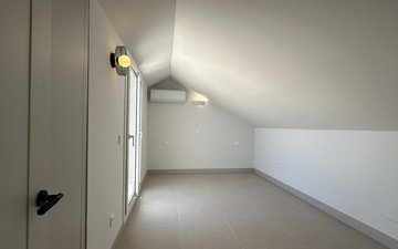 Property slide 75