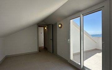 Property slide 77
