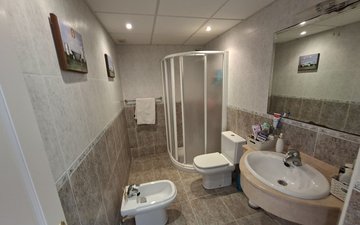 Property slide 32
