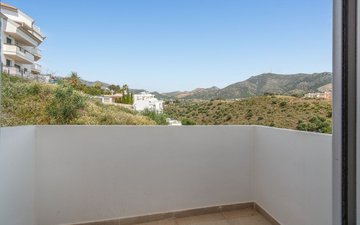 Property slide 16