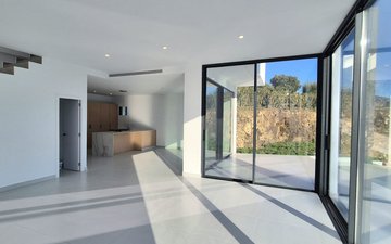 Property slide 10