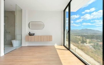 Property slide 32