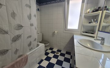 Property slide 25