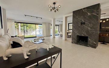 Property slide 10