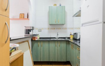 Property slide 18