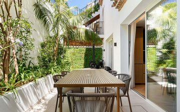 Property slide 32