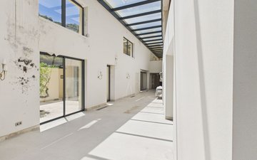Property slide 10