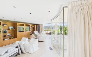 Property slide 19
