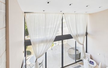 Property slide 32