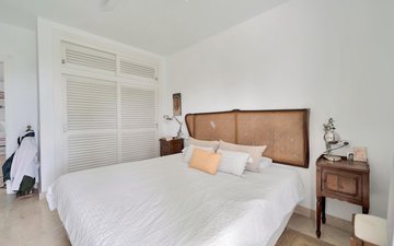 Property slide 25