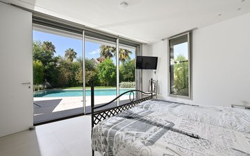 Property slide 10