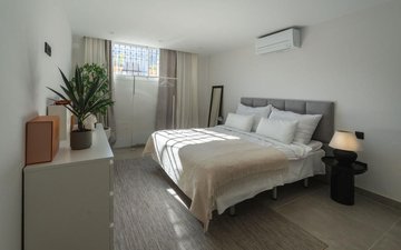 Property slide 32