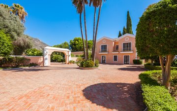 Property slide 46