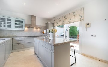 Property slide 10