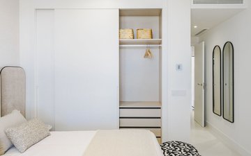 Property slide 32