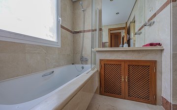 Property slide 32