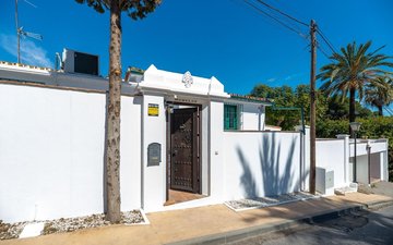 Property slide 52