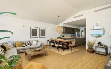 Property slide 32