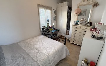 Property slide 10