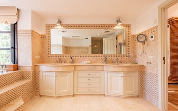 Property slide 20