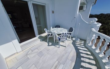 Property slide 10
