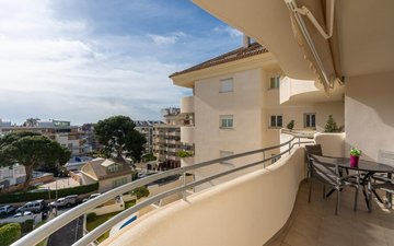 Property slide 20