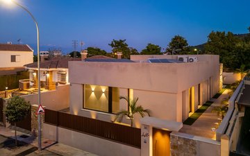 Property slide 14