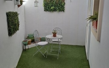 Property slide 32