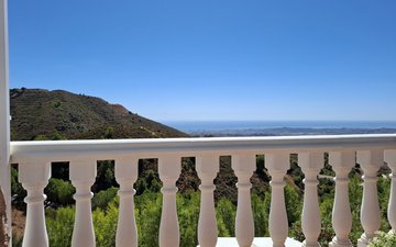 Property slide 62