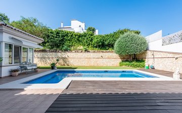 Property slide 32