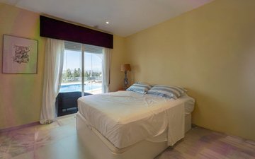 Property slide 60