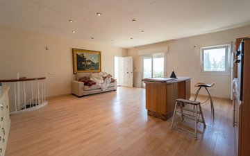 Property slide 72