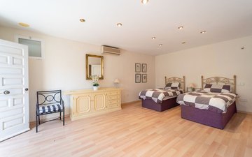 Property slide 76