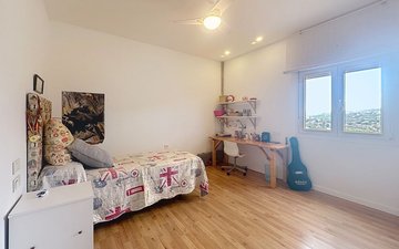 Property slide 16