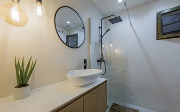 Property slide 32