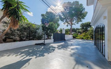 Property slide 49