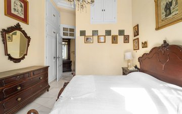 Property slide 19
