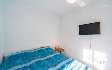Property slide 25