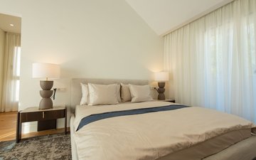 Property slide 18