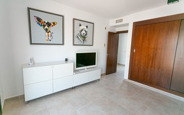 Property slide 32