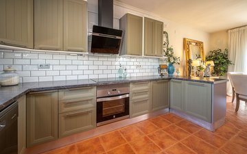 Property slide 10