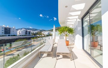 Property slide 32