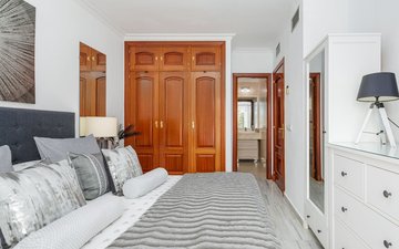 Property slide 32