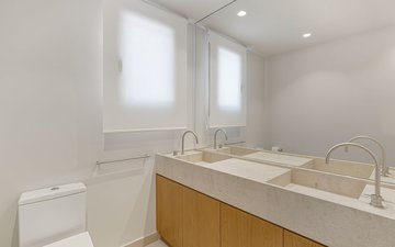 Property slide 32