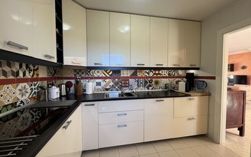 Property slide 10