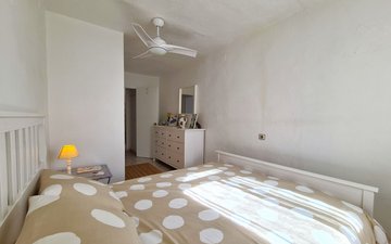 Property slide 32