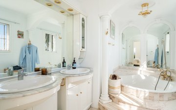 Property slide 17