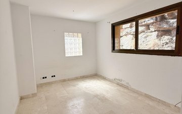 Property slide 21