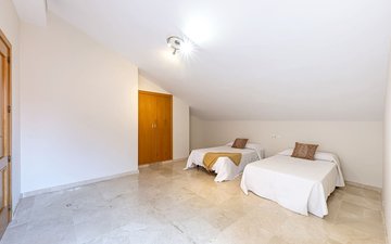 Property slide 32